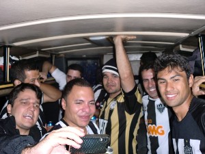 galo0goias2copadobrasil2012004.jpg (137328 bytes)