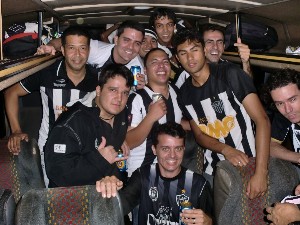 galo0goias2copadobrasil2012005.jpg (181077 bytes)