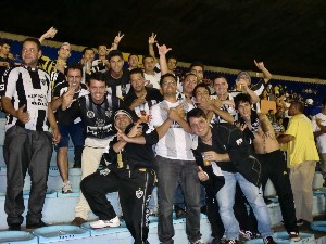 galo0goias2copadobrasil2012007.jpg (177399 bytes)