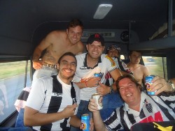 galo1x1dragao008.jpg (96556 bytes)