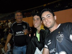 galo1x1dragao037.jpg (93994 bytes)