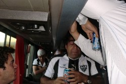 galo1x1dragao038.jpg (90810 bytes)