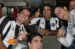 galo1x1dragao040.jpg (128908 bytes)