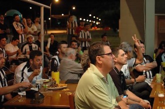 galo2x1santafe (37).jpg (36057 bytes)