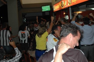 galo2x1santafe (40).jpg (39676 bytes)