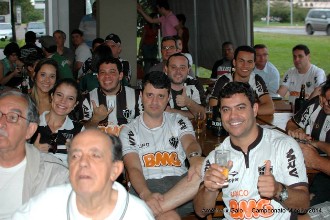 galo4x1coelho2014mineiro (6).jpg (84195 bytes)