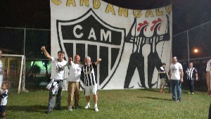 candangalo19anos (3).jpg (128006 bytes)