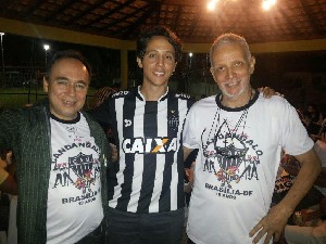 candangalo19anos (30).jpg (114896 bytes)