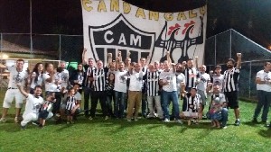 candangalo19anos (41).jpg (104673 bytes)