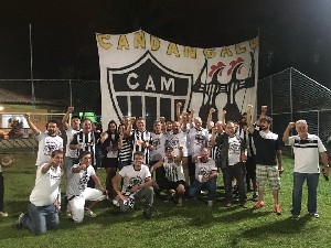 candangalo19anos (60).jpg (114888 bytes)