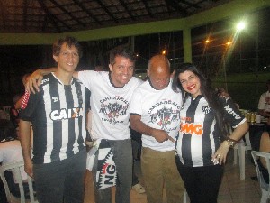 candangalo19anos (112).jpg (111704 bytes)