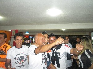 candangalo19anos (139).jpg (107325 bytes)