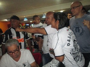 candangalo19anos (145).jpg (107889 bytes)