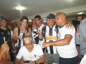 candangalo19anos (148).jpg (112590 bytes)