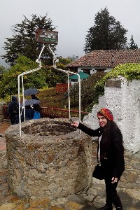 colombia192.jpg (291072 bytes)