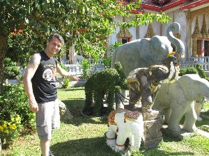 phuket2016a017.jpg (365084 bytes)