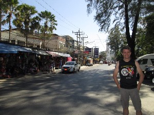 phuket2016a088.jpg (254377 bytes)