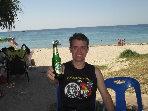 phuket2016a096.jpg (178715 bytes)