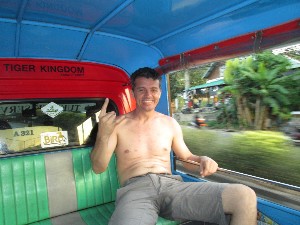 phuket2016a134.jpg (187861 bytes)