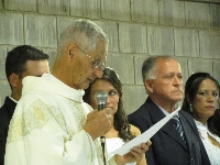 casamentoemersonpatriciacachoeirasfesta029.jpg (473419 bytes)