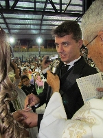 casamentoemersonpatriciacachoeirasfesta059.jpg (551069 bytes)