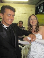 casamentoemersonpatriciacachoeirasfesta060.jpg (435944 bytes)