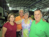 casamentoemersonpatriciacachoeirasfesta081.jpg (520918 bytes)