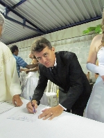 casamentoemersonpatriciacachoeirasfesta084.jpg (433768 bytes)