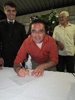 casamentoemersonpatriciacachoeirasfesta088.jpg (434379 bytes)